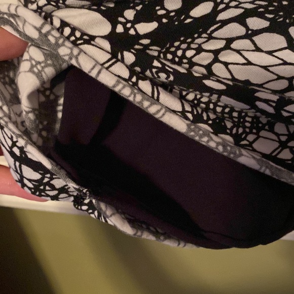 Lululemon longline tunic style shirt. - Picture 3 of 3